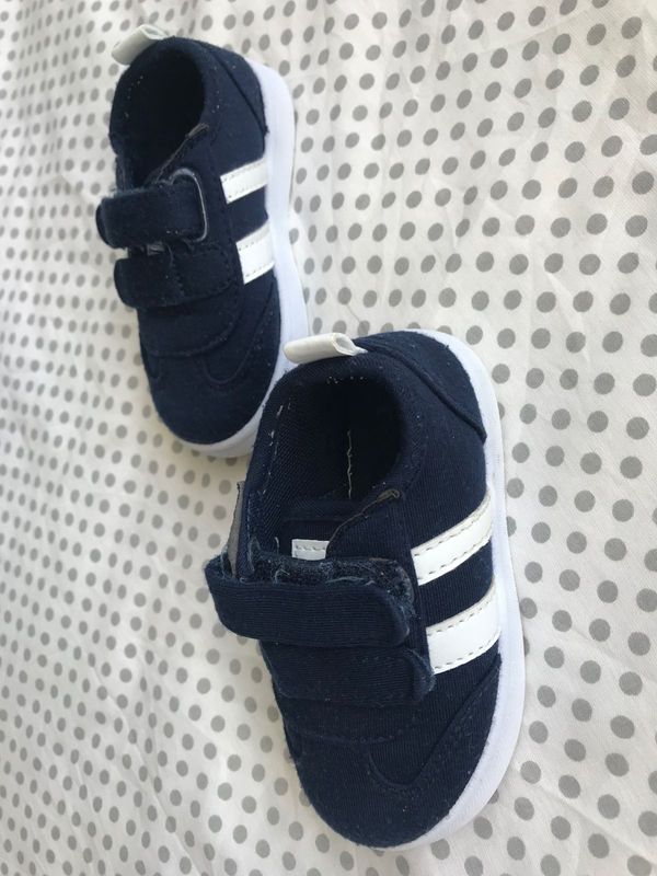 Woolies Baby shoes size 4