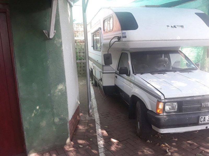 MOTORHOME FOR SALE R.350,000. NEGOTIABLE, WILL CONSIDER TRADE FOR CLASSIC MERCEDES BENZ.