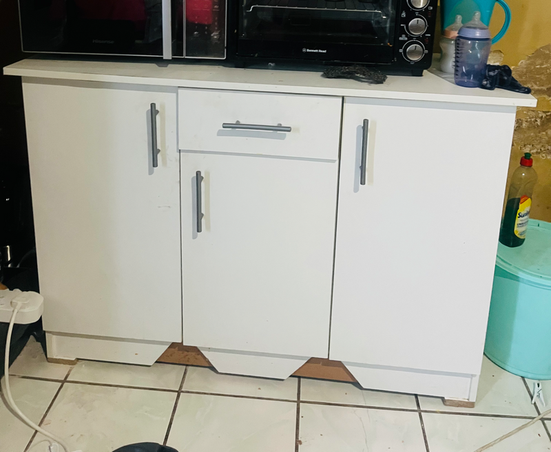 Cupboard for sale &#64;R500