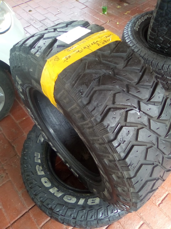 2xBighorn Maxxis tyres 285/70/17 70%