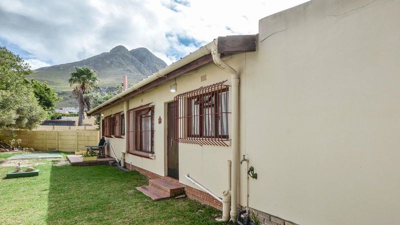 Neat 3-bedroom home located on a corner plot in Kleinmond, Western Cape.