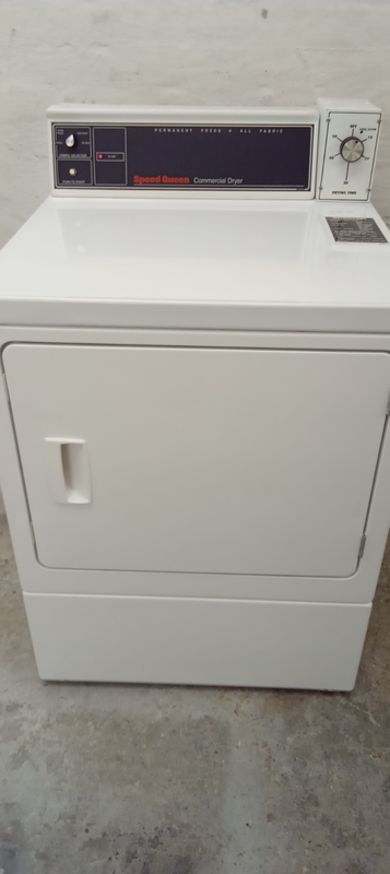 Large Speedqueen comercial dryer like new