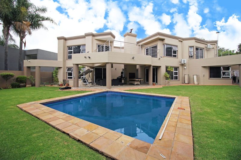 5 Bedroom House For Sale in Houghton Estate