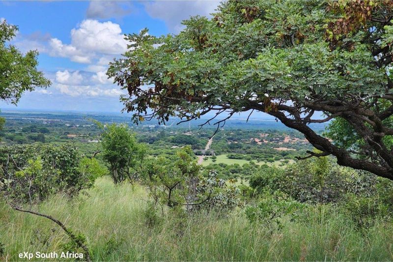 Intaba-Indle - Breathtaking mountain and game reserve  views - Bushveld vacant land - Tar Roads