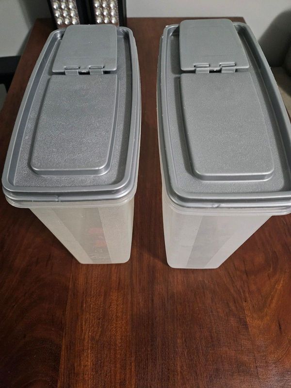2 X Plastic Containers