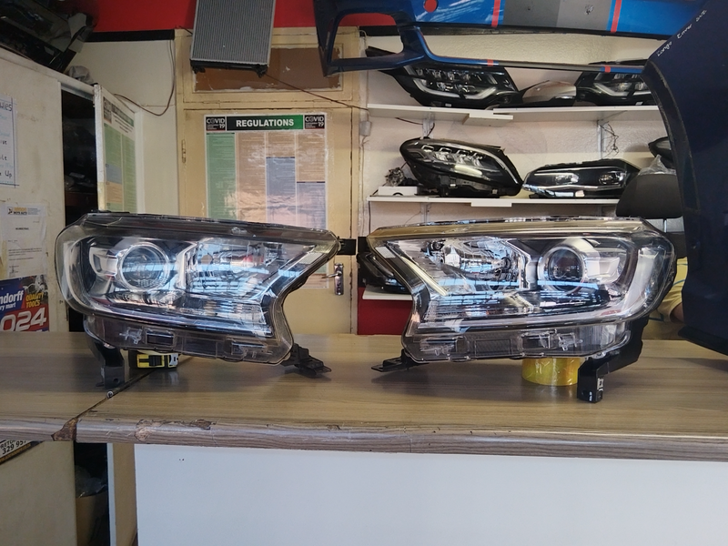 2018 FORD RANGER T7/T8 XENON RIGHT AND LEFT HEADLIGHTS FOR SALE SUPER CLEAN