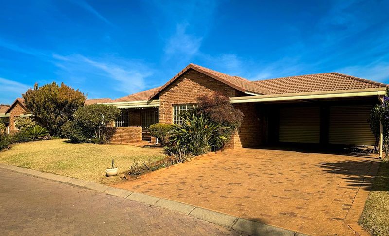 Free-standing 3 Bedroom House for Sale in Established Retirement Village in Faerie Glen Pretoria