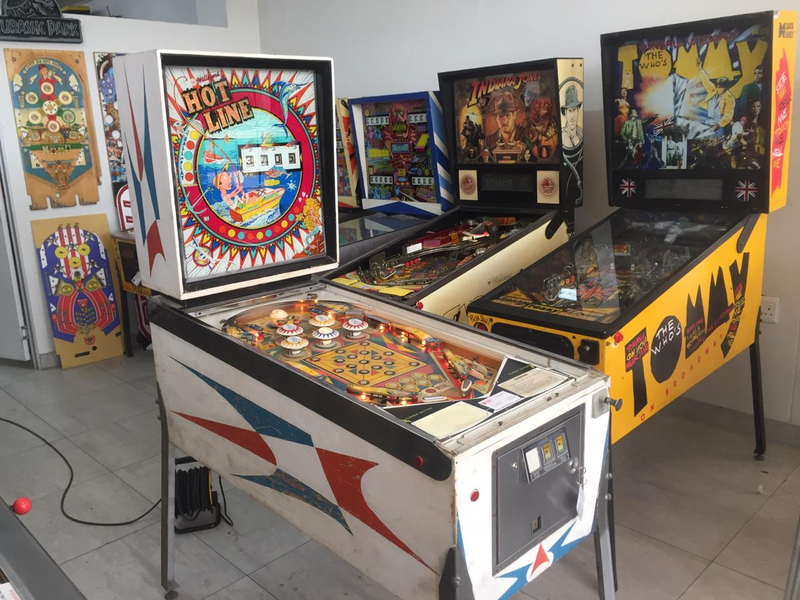 Hot Line pinball machine, a 1 player pinball by Williams for sale