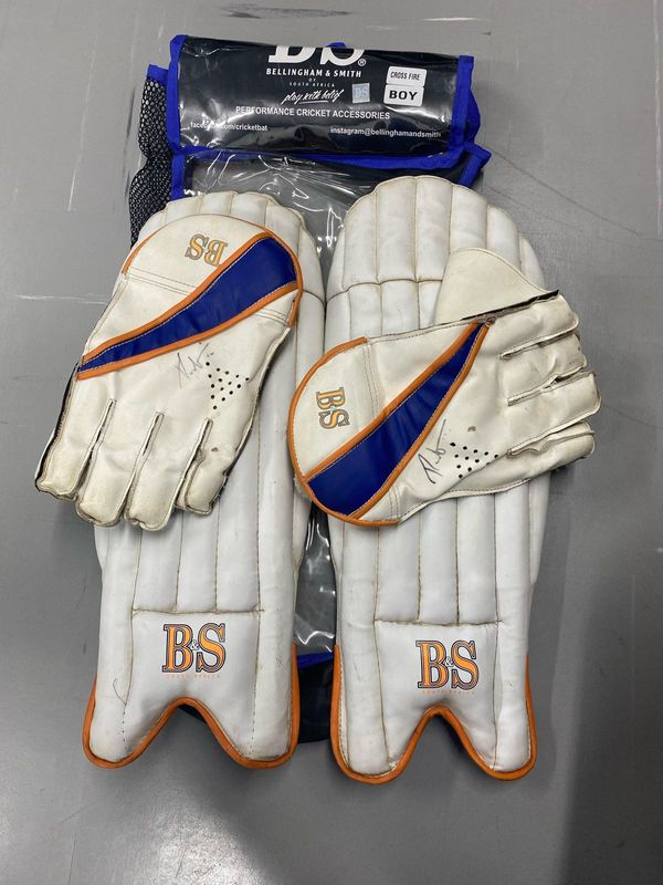 B&amp;S Wicket Keeper Gloves &amp; Pads