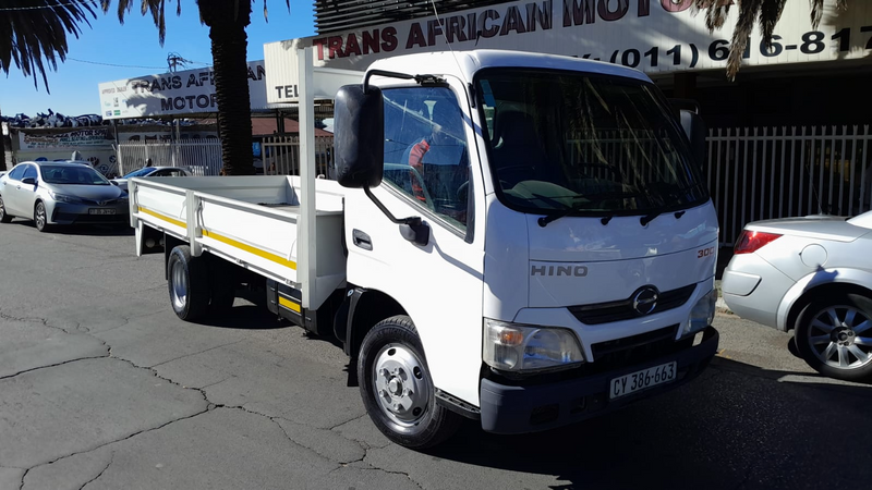 Hino 300 614 2.5 ton dropside in a mint condition for sale at an affordable price