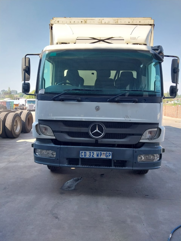 Mercedes atego in an excellent condition for sale at a giveaway amount