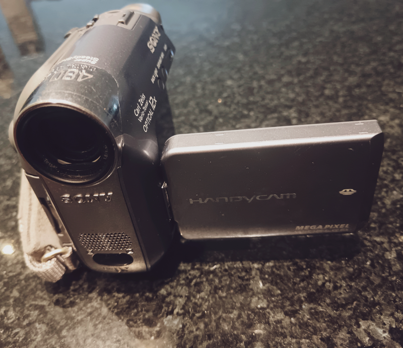 Sony Handycam DCR-HC42E 480 X DIGITAL ZOOM