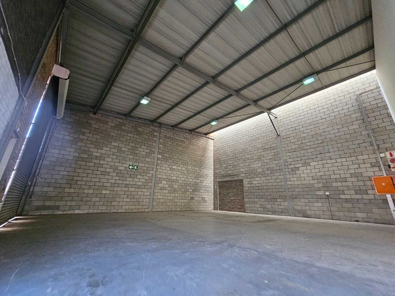Secure 315sqm warehouse to rent in Kya Sands