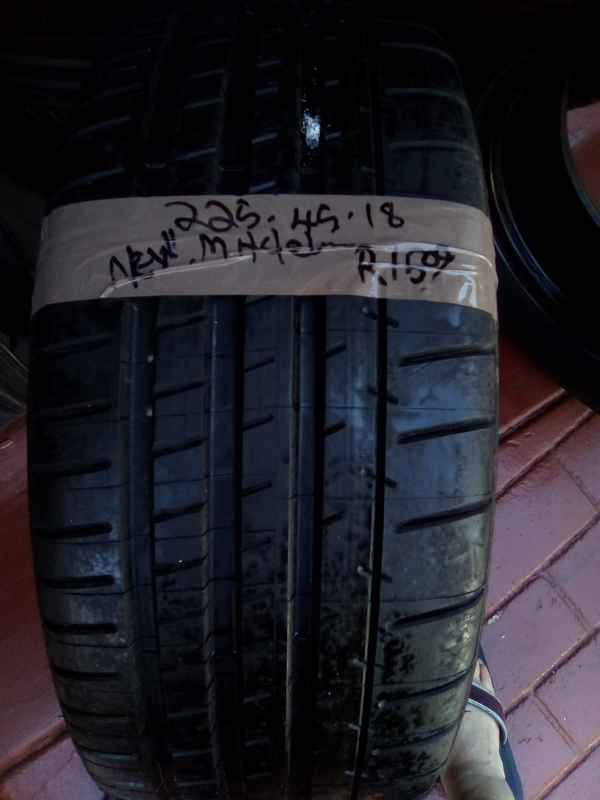 1xBrand new Michelin Normal tyre 225/45/18