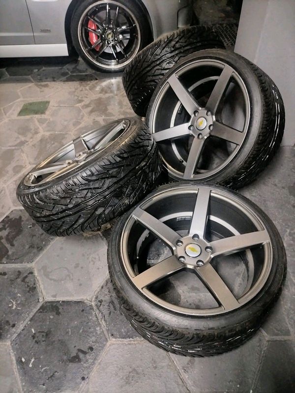 20&#39; MAGS AND NEW TYRE&#39;S FOR SALE