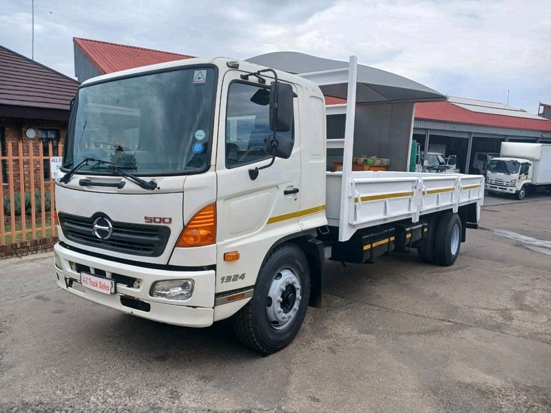  April Truck Sale! Save Big on this Powerful 2013 Hino 1324 8Ton Dropside