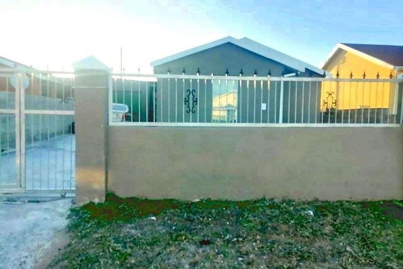 *** MASSIVE REDUCTION FOR THIS 3 BEDROOM HOUSE IN KWAMAGXAKI ***
