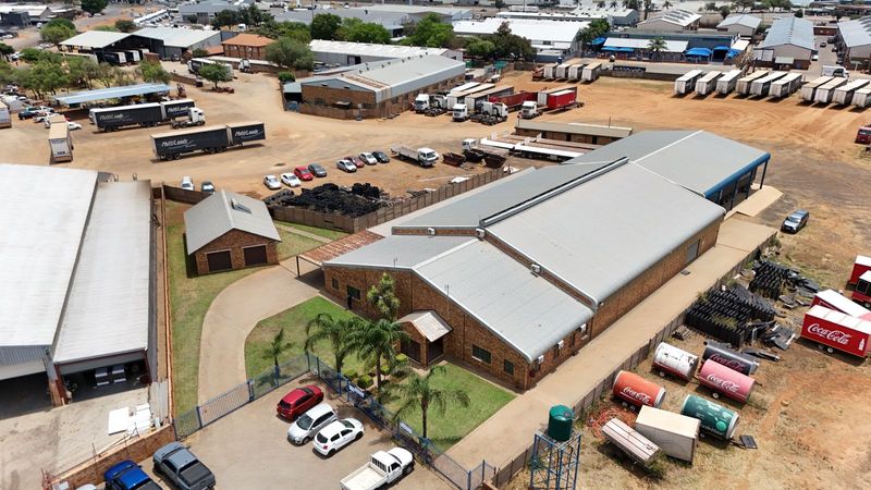 1,500SQM WAREHOUSE TO LET, ROSSLYN