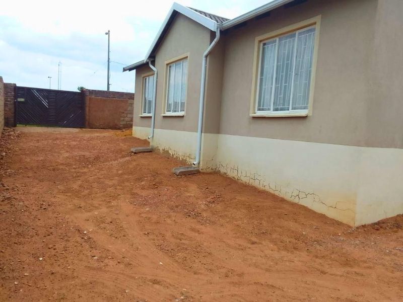 3 Bedroom House For Sale In Kagiso Ext 2