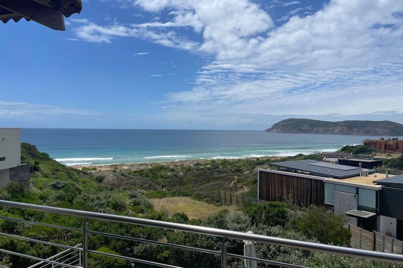 Location, Views, Sea, Sand, Waves and Robberg - all this in a Private Cul de Sac