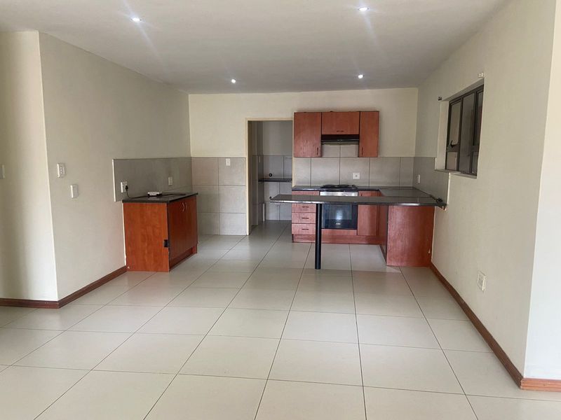 Spacious 3 or 4 bedrooms in Sunnyrock