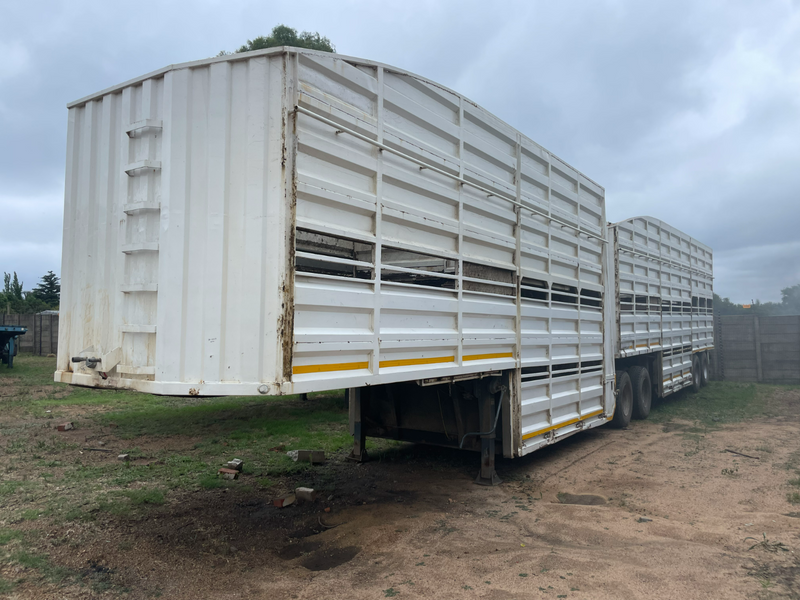 Reduced!! 2014 SA Truck bodies inter link cattle trailer