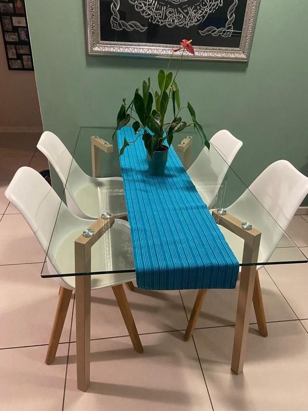 6 seater glass dining room table with 4 contemporary chaira
