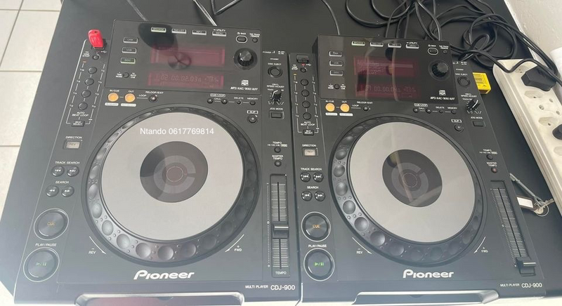 Pioneer CDJ 900 pair for sale or swop. Immaculate condition