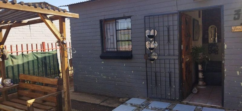 House in Vryburg For Sale
