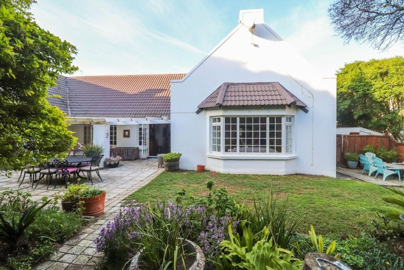 House in St Francis Bay Village For Sale