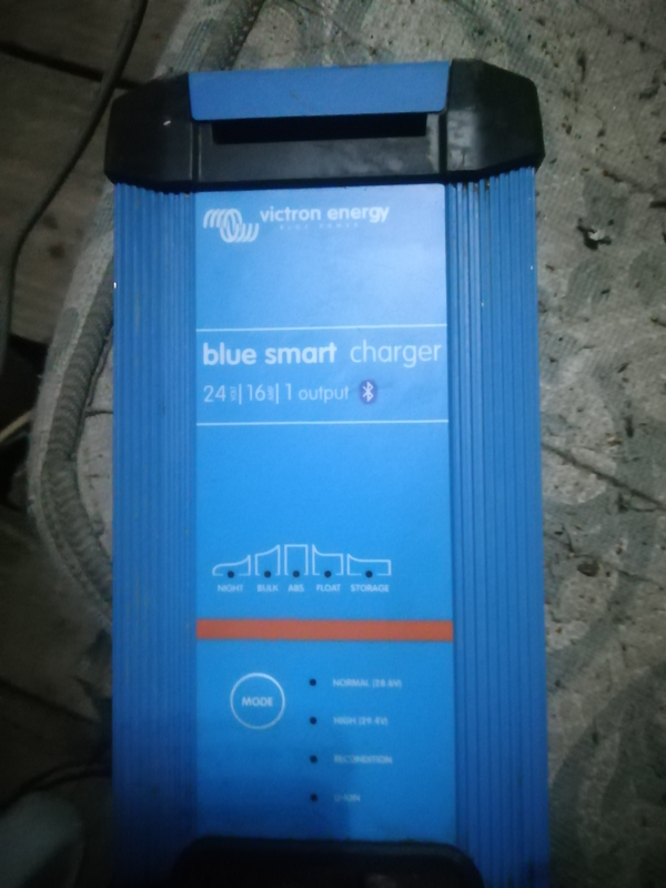 Victor energy-Blue smart charger 24v 16A