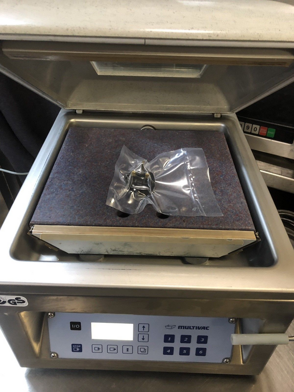 Vacuum sealer for sale. Suitable for home and commercial use