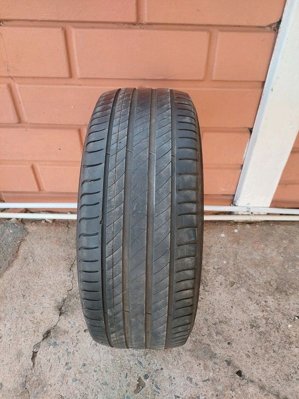 1× 215 50 17 inch michellin tyre for sale r700 neg