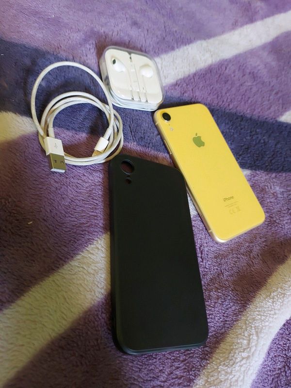 Iphone xr 64gb yellow color