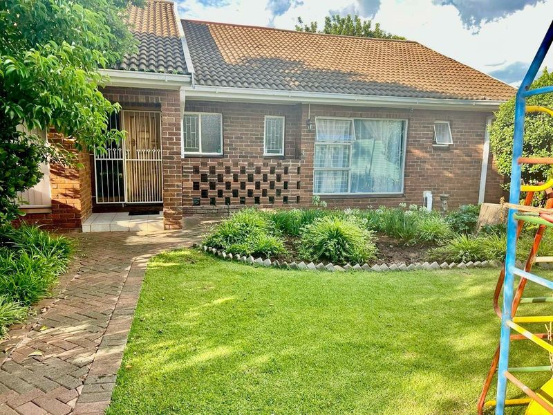 Beautiful family home for sale in Fichardt Park
