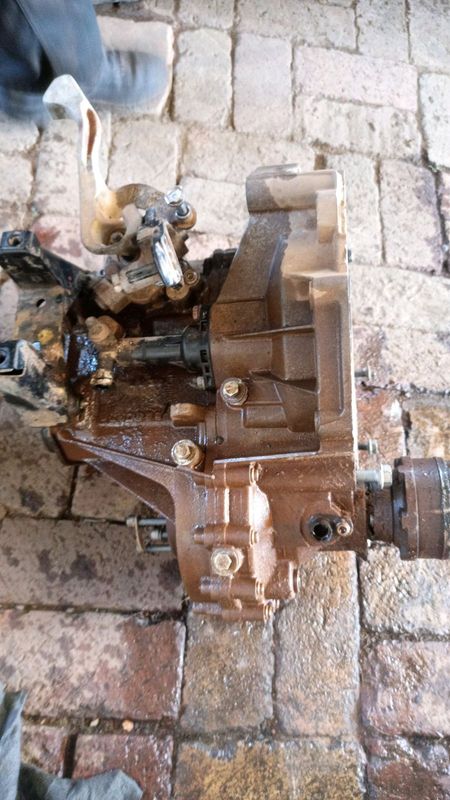 Polo vivo 1.4 clp gearbox for sale