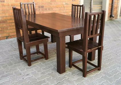 4 seater dinning table with 4 chairs available