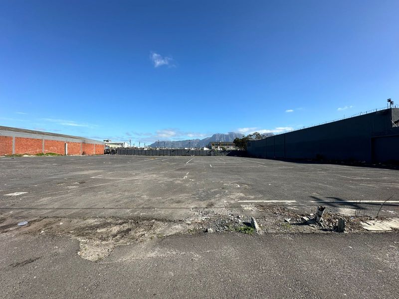 CASTOR  ROAD | INDUSTRIAL YARD TO RENT | 3703M²