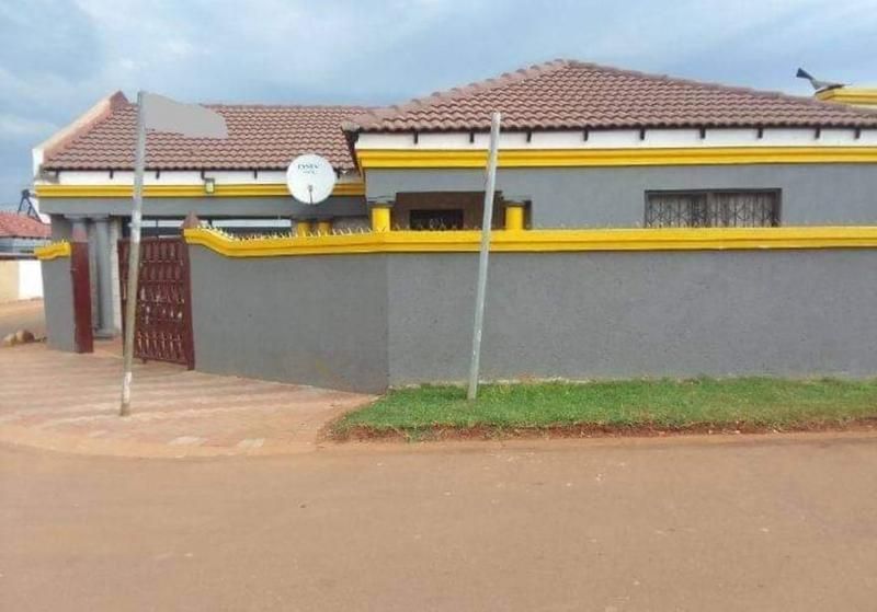 3 Bedroom House for sale in Soshanguve XX