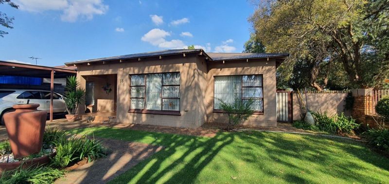 Welcome to your dream home in the sought-after area of Brenthurst!
