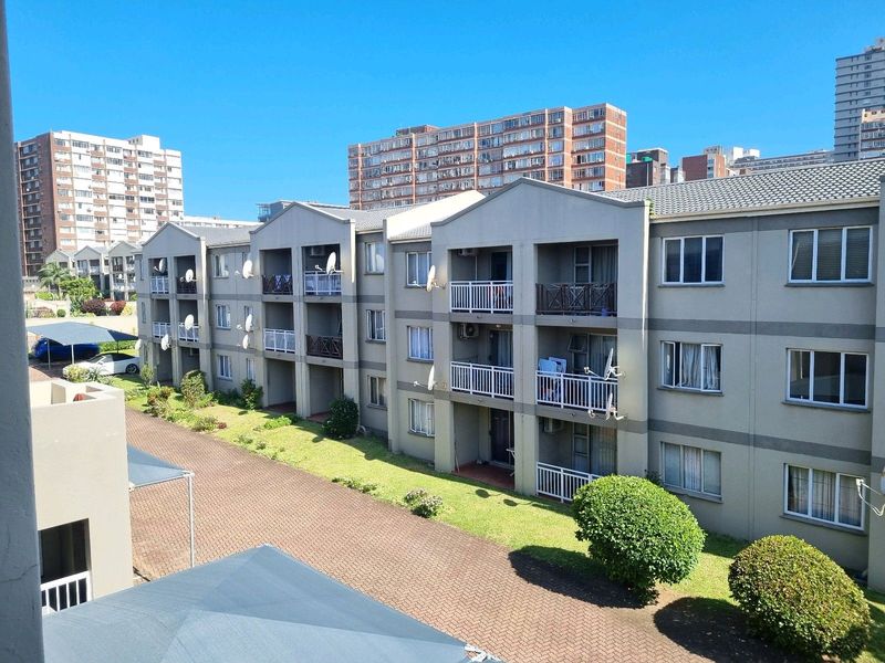 2 bedroom flat to let- North beach