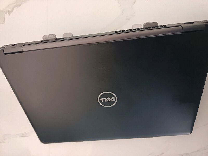 Dell Laptop 5480 - Almost New.