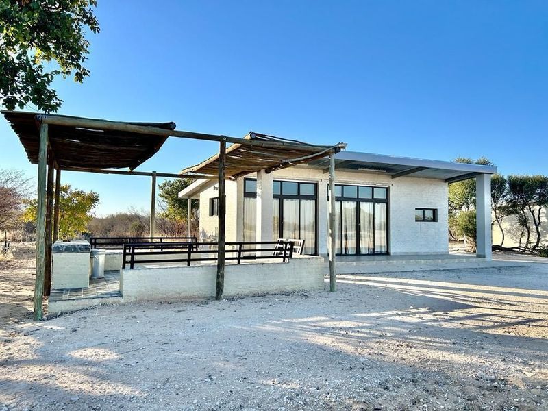 GAME AND CATTLE FARM IN KANG - BOTSWANA...