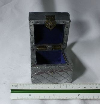 ALLOY PEWTER COVERED TRINKET BOX