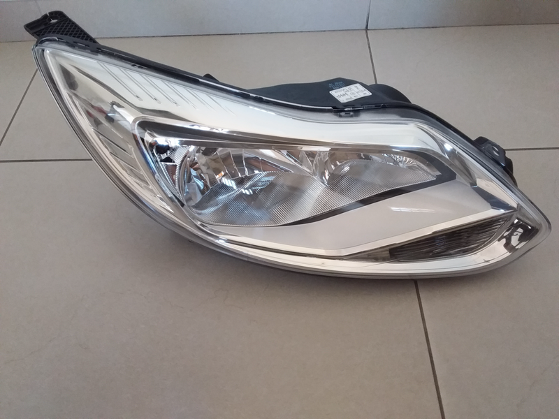 ford focus 2010 ONWARDS BRAND NEW HEADLIGHTS SALE PRICE:R2200 EACH