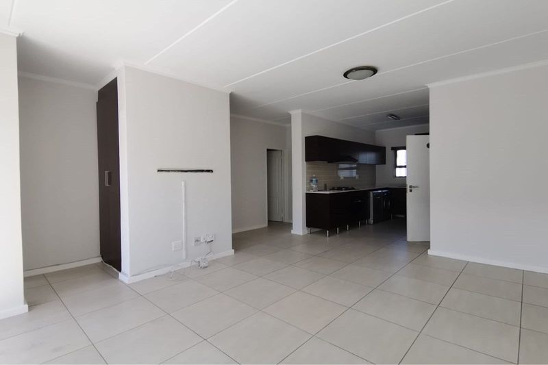 Stylish 3-bedroom 1st floor Apartment FOR SALE in Greenstone Ridge