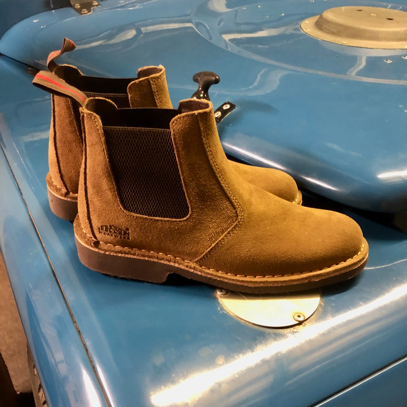 Jonsson Karoo Boots 2.0 - Size 7/8 (Retail R1199.00)