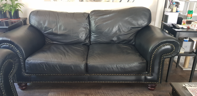 2 X Two SeaterLeather couches for Sale