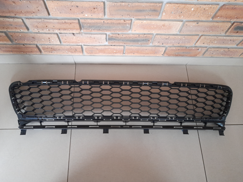 VW GOLF 7 GTI 2013 ON BRAND NEW LOWER CENTER GRILLE FORSALE R750