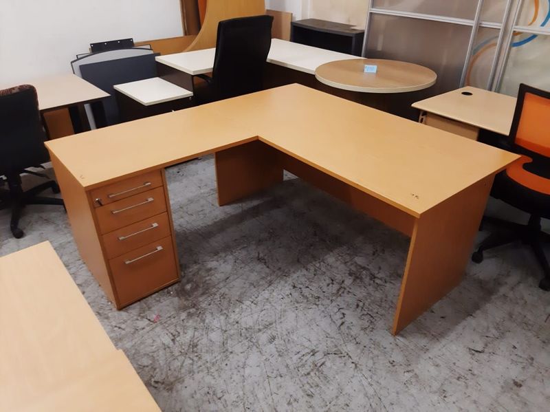 L Shape Desks... 1600*1700...4 available